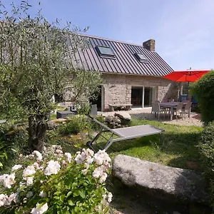 Hébergement de vacances Naturia - Chaumiere De Berringue